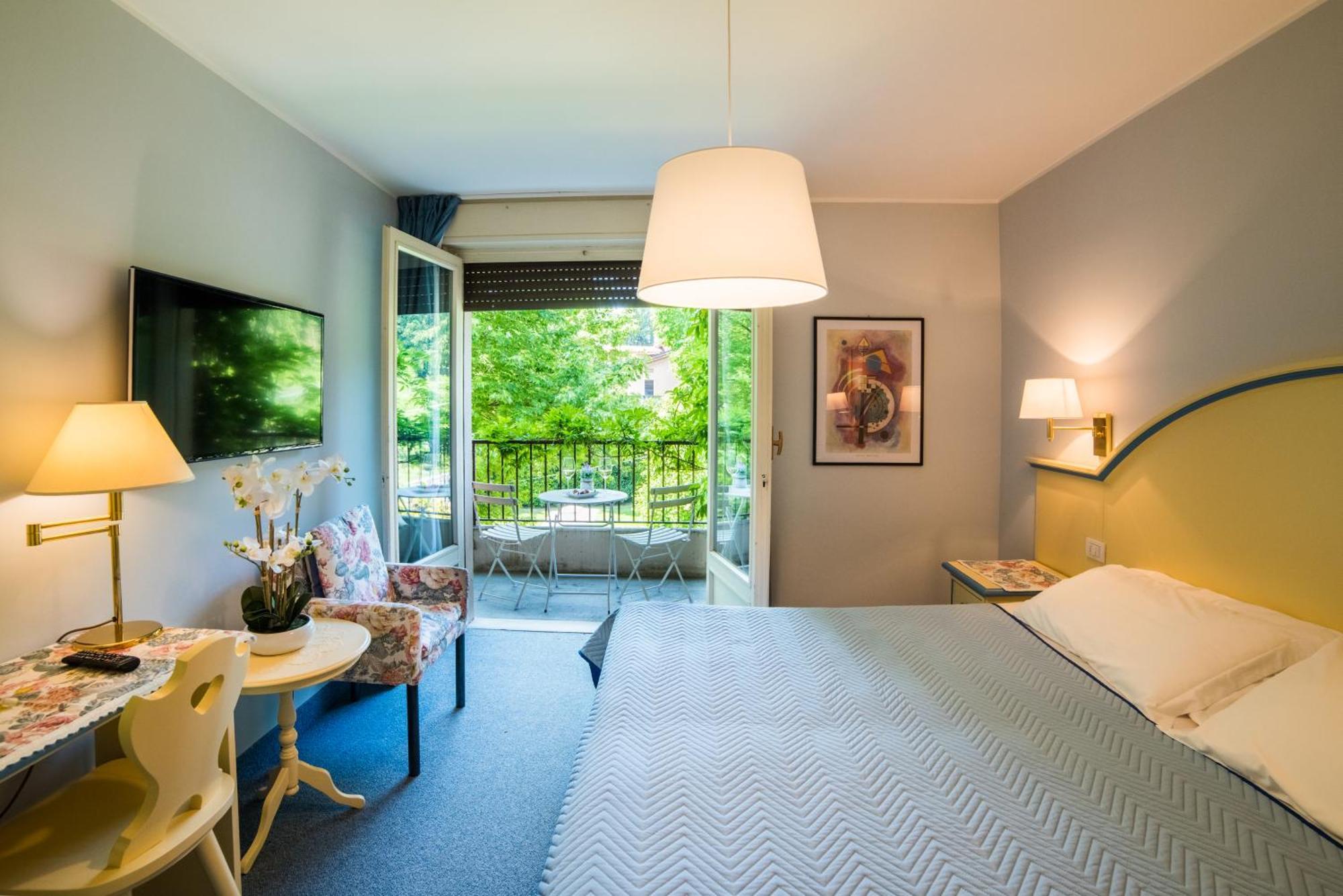 Albergo Milano Snc Lanzo dʼIntelvi Kültér fotó