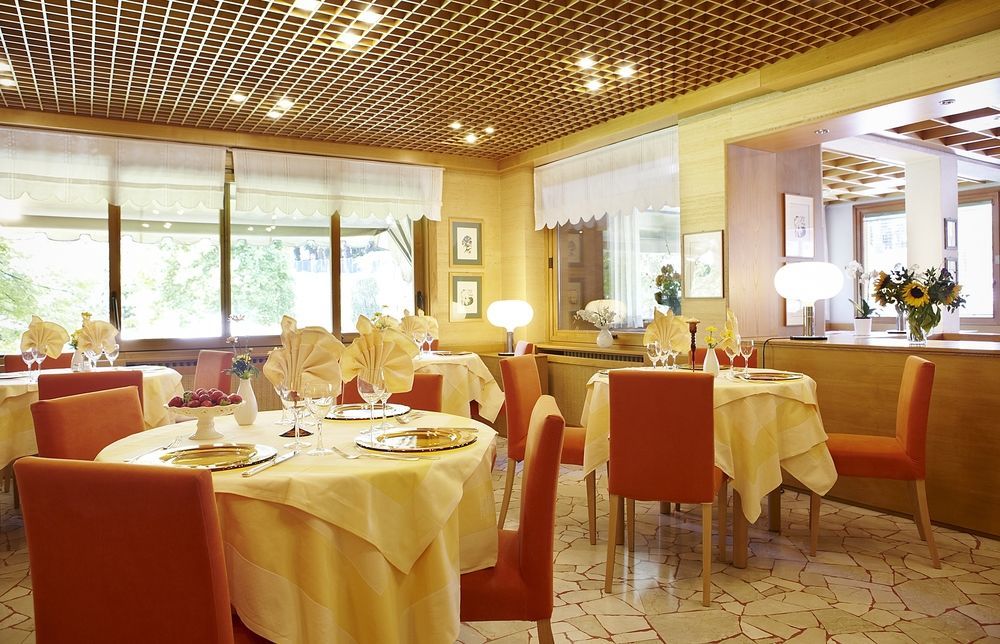 Albergo Milano Snc Lanzo dʼIntelvi Kültér fotó